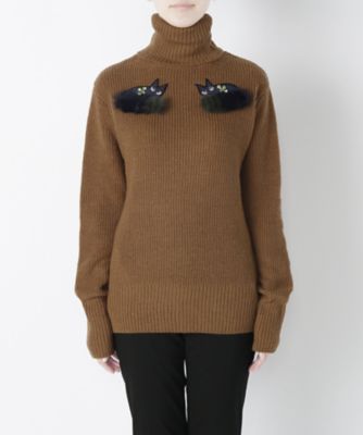 【SALE（三越）】＜MUVEIL/ミュベール＞ アニマル刺繍タートルニット(MA63KSW005) camel 【三越・伊勢丹/公式】