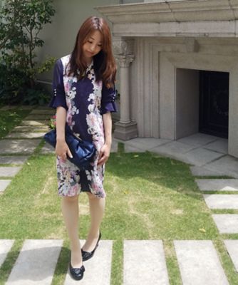 ＜ローズティアラ＞ フラワーオーナメントプリントワンピース ネービーブルー 【三越・伊勢丹/公式】