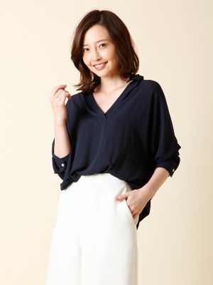 ＜I．T．'S．international(イッツインターナショナル)＞ スキッパーネックドッキングカットソー(1074190017) コン 【三越・伊勢丹/公式】