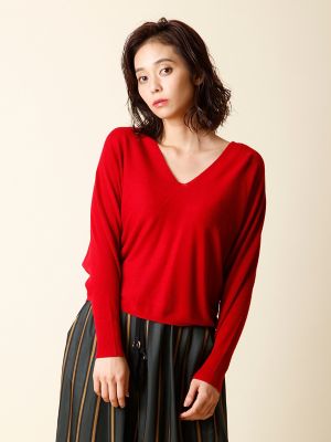 ＜イネドL＞ 《INED》Vネックドルマンセーター(7573170001) アカ 【三越・伊勢丹/公式】