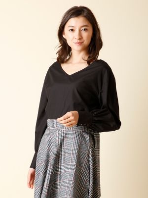 ＜イネドL＞ 《INED》2WAYネックブラウス(7573182017) クロ 【三越・伊勢丹/公式】