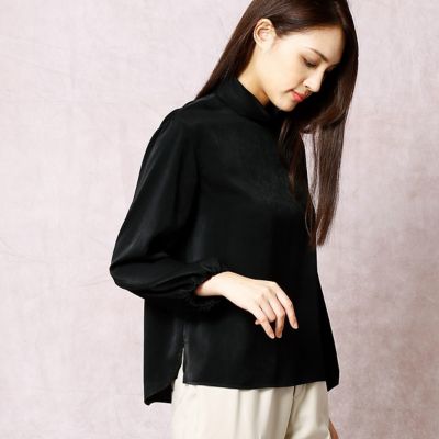 ＜COMME CA DU MODE/コムサデモード＞ スエードハイネックBIGスリーブブラウス(0104HC12) ブラック 【三越・伊勢丹/公式】