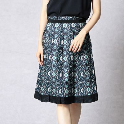 ＜ARTISAN/アルチザン＞ 手描き割付花更紗スカート(0801FC01) 紺x青 【三越・伊勢丹/公式】