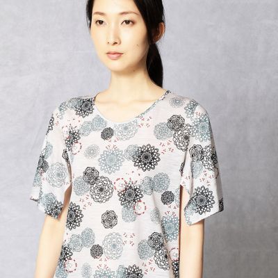 ＜ARTISAN/アルチザン＞ ラミージャージ花火柄プルオーバー(0802EB04) 白鼠 【三越・伊勢丹/公式】