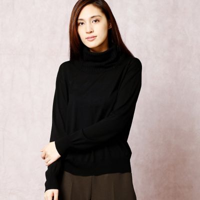 ＜COMME CA Sサイズ＞ オフタートル風スヌード付きプルオーバー(2604IC03) ブラック 【三越・伊勢丹/公式】