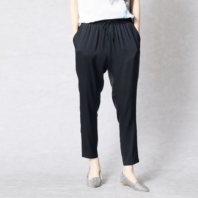 ＜BASILE 28/バジーレ28＞ シルクストレッチパンツ(2814QZ22) ネイビー 【三越・伊勢丹/公式】