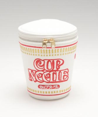 ＜ACCOMMODE＞ カップヌードル ポーチ(IS001) アカ（CUP NOODLE） 【三越・伊勢丹/公式】