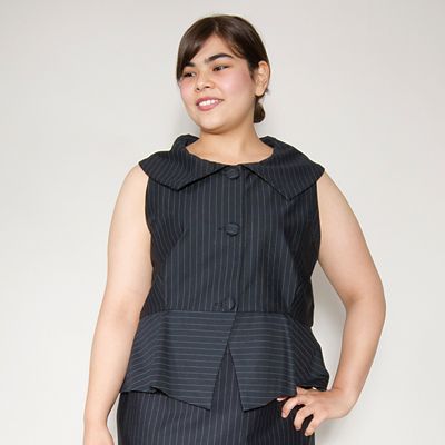 【SALE（伊勢丹）】＜VARAL DE MODA+＞ 大きいサイズ ピンストライプカット アンド ソーンノースリーブジャケット(V71-2009)(クローバープラス) ネイビー(68) 【三越・伊勢丹/公式】