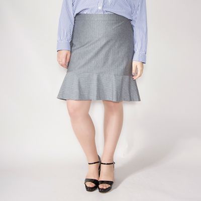 【SALE（伊勢丹）】＜VARAL DE MODA+＞ 大きいサイズ ピンストライプカット アンド ソーンペプラムスカート(V71-2010)(クローバープラス) ライトグレー(91) 【三越・伊勢丹/公式】