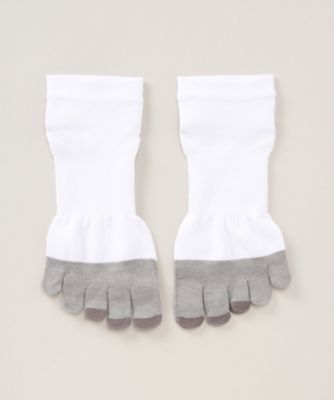＜C3fit/シースリーフィット＞ 5フィンガーアーチサポートショートソックス/男女兼用(3F93357) 白 【三越・伊勢丹/公式】