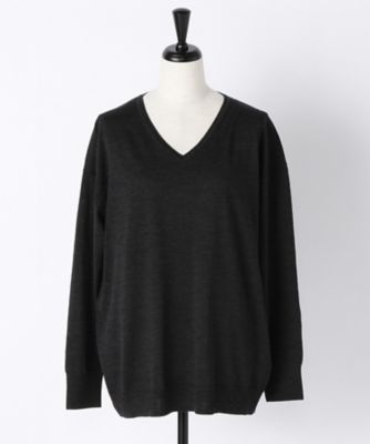 ＜ヨシエ イナバ/yoshie inaba＞ FF30G梳毛ウールVネックニット B0374KSW718 チャコール 【三越・伊勢丹/公式】