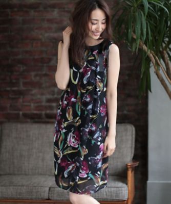 ＜ELISA＞ シフォンフラワープリントワンピース クロ 【三越・伊勢丹/公式】