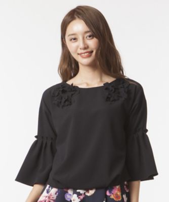 ＜ローズティアラL＞ 大きいサイズ フラワーモチーフ使いジョーゼットブラウス クロ 【三越・伊勢丹/公式】