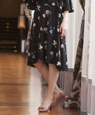 ＜ローズティアラL＞ 大きいサイズ 【セットアップ対応商品】フラワーブーケプリントイレヘムスカート クロ 【三越・伊勢丹/公式】