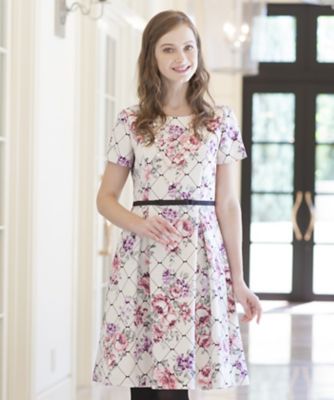 ＜ローズティアラ＞ フラワープリントバイヤスリボンプリントワンピース ベージュ 【三越・伊勢丹/公式】