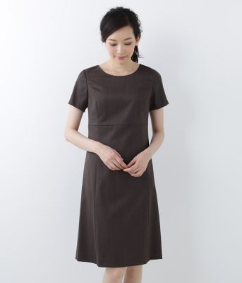 ＜ニューヨーカー/NEWYORKER＞ ウールシルクベネシャンワンピース(54-45-9101*)(クローバーサイズ) チャイロ 【三越・伊勢丹/公式】