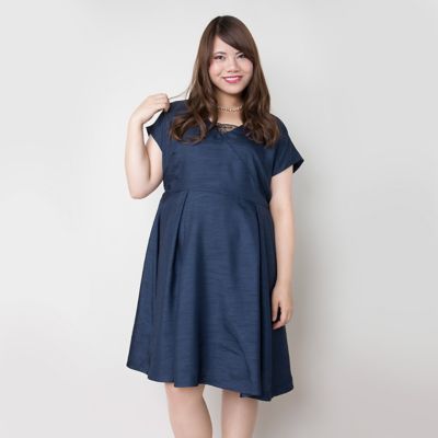 【SALE（伊勢丹）】＜VARAL DE MODA+＞ 大きいサイズ 胸元レースシャンタンワンピース(V71-7140)(クローバー) ネイビー 【三越・伊勢丹/公式】