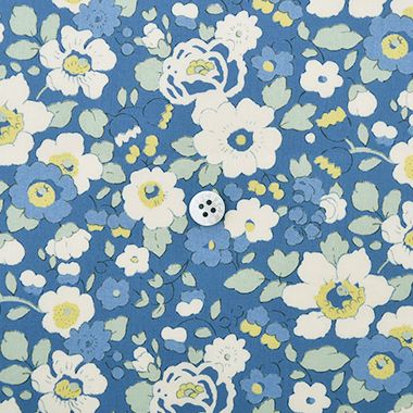 ＜CHECK＆STRIPE＞ 後ろボタンのブラウス リバティ ベッツィーアン/D1 Ｊ１７Ａブルー 【三越・伊勢丹/公式】