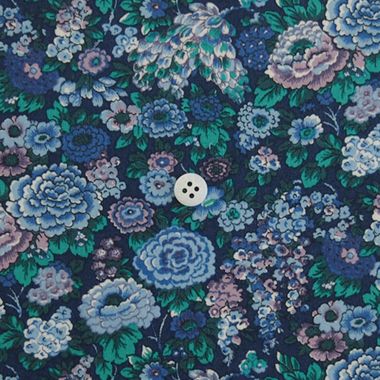 ＜CHECK＆STRIPE＞ 後ろボタンのブラウス リバティ エリジアン/A１ Ｍネイビー 【三越・伊勢丹/公式】