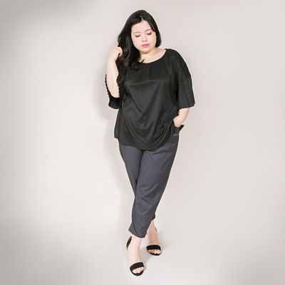 ＜VARAL DE MODA+＞ 大きいサイズ プリーツスリーブプルオーバー(V72-1002)(クローバー) ブラック(90) 【三越・伊勢丹/公式】