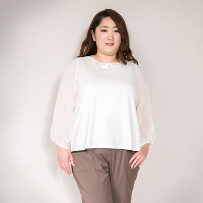 ＜VARAL DE MODA+＞ 大きいサイズ ビジュー付シフォン袖プルオーバー(V72-1003)(クローバー) オフホワイト(11) 【三越・伊勢丹/公式】