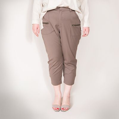 ＜VARAL DE MODA+＞ 大きいサイズ ストレッチギャバジンカーゴパンツ(V72-1006)(クローバー) モカ(42) 【三越・伊勢丹/公式】