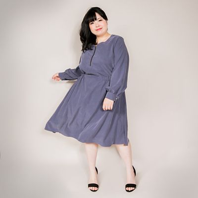＜VARAL DE MODA+＞ 大きいサイズ ピーチスキンジップ開きワンピース(V72-1013)(クローバー) インディゴ(66) 【三越・伊勢丹/公式】