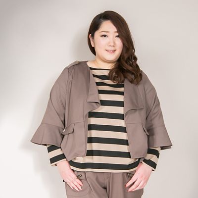 ＜VARAL DE MODA+＞ 大きいサイズ ストレッチギャバジンペプラムジャケット(V72-1019)(クローバー) モカ(42) 【三越・伊勢丹/公式】