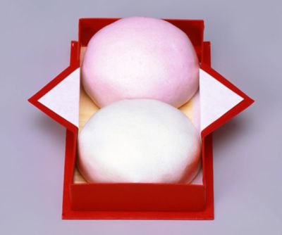 <俵屋吉富> 【京都／地下１階　店頭お受取りカウンター】＜京菓子司俵屋吉冨＞薯蕷饅頭　紅白薯蕷　２個入（１号）※２月～１１月お受取り