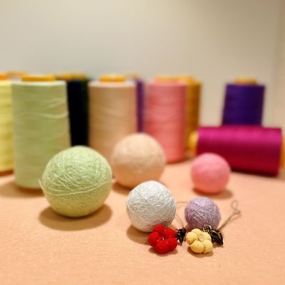 <${item.brandName}> ４月２９日（水・祝）午前１０時～午後０時３０分【ＧＷ体験レッスン】好きな色の糸を選んでカラーまりを作ろう！