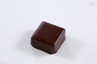ジャンポールエヴァン ショコラ 12種 手提げ袋付き ボワットゥショコラ スイーツ 高級お菓子 ギフト パリ Jean Paul Hevin Shopポチョムキン 通販 Sanshopジャンポールエヴァン ショコラ 12種 手提げ袋付き ボワットゥショコラ スイーツ 高級お