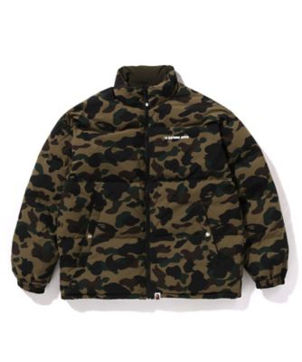 ＜A BATHING APE(R)・BAPE(R) (Men)＞ブルゾン　１ＳＴ　ＣＡＭＯ　ＲＥＶＥＲＳＩＢＬＥ　ＤＯＷＮ　ＪＡＣＫＥＴ　００１ＤＮＫ８０１００９Ｍ