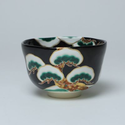 【店頭のみ取扱商品】＜十七代 永樂善五郎（而全）＞黒地雪松茶碗