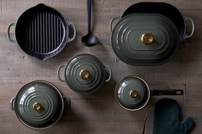 シグニチャー オブロング・マルミット ３１ｃｍ タイム （ＢＭ・ゴールドツマミ）【ル・クルーゼおまとめ】 | LE CREUSET/ル・クルーゼ |  三越伊勢丹オンラインストア・通販【公式】