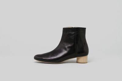 ＜Fot (Women)＞ショートブーツ　ｗｏｏｄ　ｈｅｅｌ　ｂｏｏｔｓ　３５＿ｃｉｒｃｌｅ（ｍａｐｌｅ）