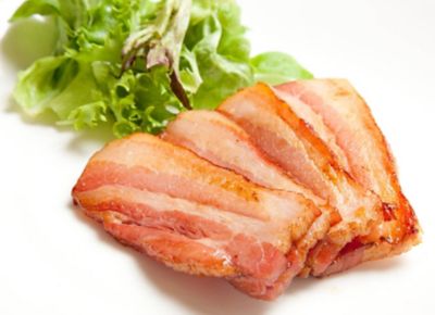 ★【産直】塩びき熟成ベーコン