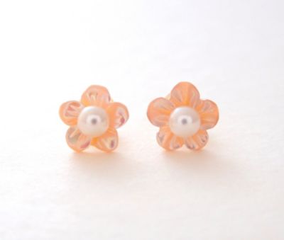 ★Ｋ１８ＹＧアコヤパールシェルピアス