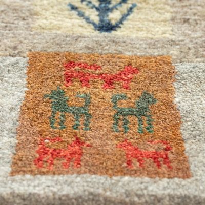 ★ペルシャ絨毯　手織りギャッベ　チェアサイズ　４