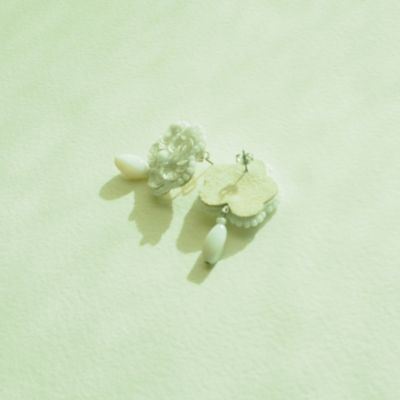 ピアス　コキーユ　ホワイト