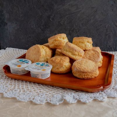 英国菓子ブリティッシュプディング/エイコクカシブリティッシュプディング ★田舎の大きなスコーン12個とロダスのクロテッドクリーム2個セット