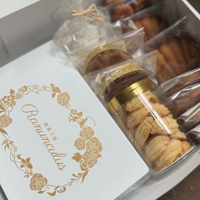 ★Ｒａｎｕｎｃｕｌｕｓクッキー缶とフランス菓子のセット