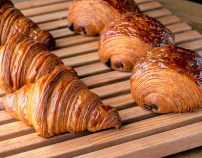 ★クロワッサン・パンオショコラ各３個、カヌレ８個