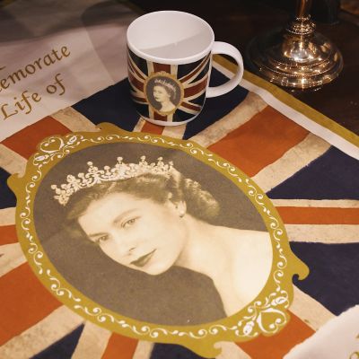 ☆【予約販売】エリザベス2世 ティータオル【4月中旬以降順次発送