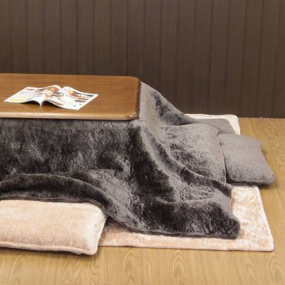 本日再入荷！！超高密度キルトマルチカバー 多針キルト マルチカバー 約200×200cm [Brigitte]｜アミ