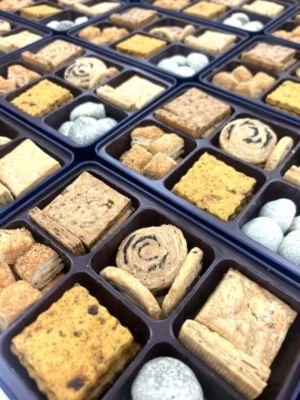 【miketora0908さま専用】フランスお菓子6点詰め合わせ フランス展おまとめ】☆フール セック サレ缶【10月6日（火）以降お