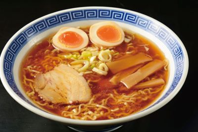 １１２３５　１箱　飛騨高山　人気店の中華そば＜豆天狗＞１０食セット（具材付）