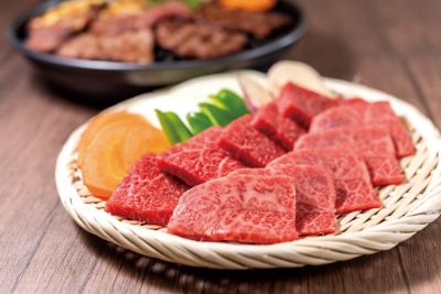 １１１１５　１箱　認定近江牛Ａ４ランク以上焼肉用（近江八幡「吉林」焼肉のたれ付）