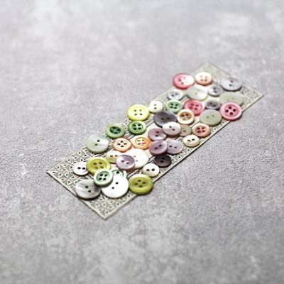 ＜Necklace-necklace＞Ｉー４　貝ボタンセット　Ｂ