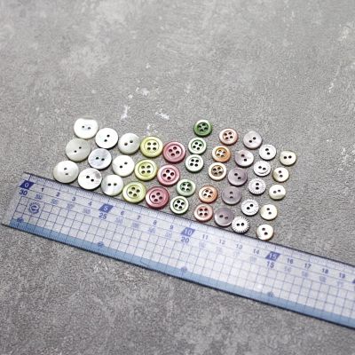 Ｉー４　貝ボタンセット　Ｂ