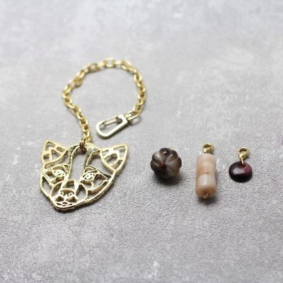 ＜Necklace-necklace＞Ｉ－２７　バッグチャーム　ＤＯＧ　柴犬　Ｇｏｌｄ